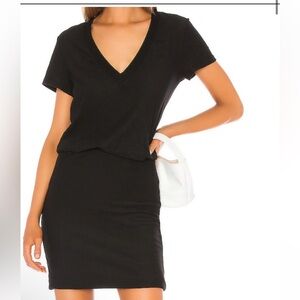 James Perse SHORT SLEEVE V NECK BLOUSON DRESS in Carbon Size 0